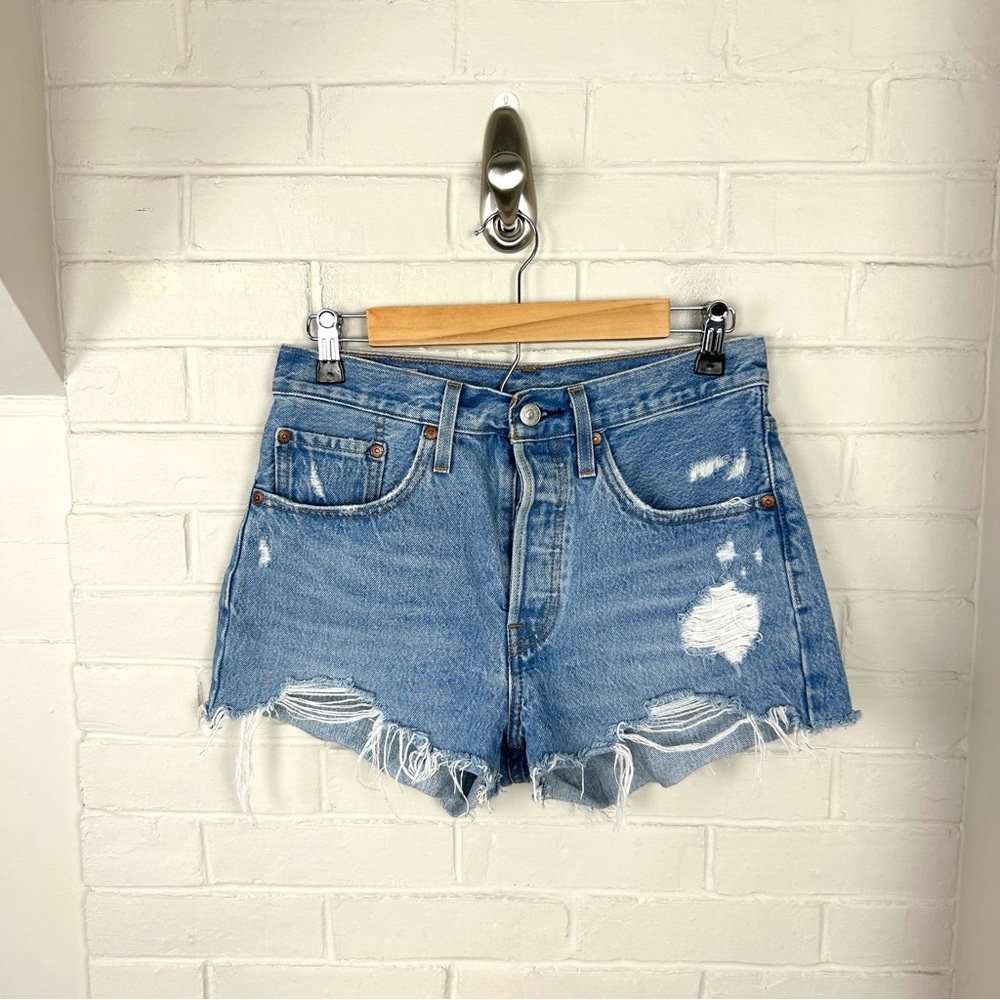 Levi’s Distressed Denim Cutoff Shorts Size 27
